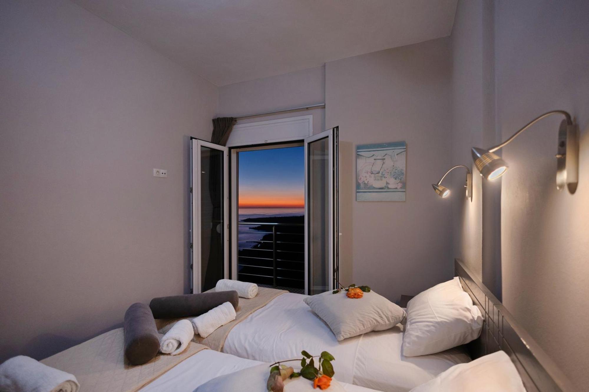 Akrotiri Panorama- Luxury Rental Apartments With Sea View روداكينو المظهر الخارجي الصورة